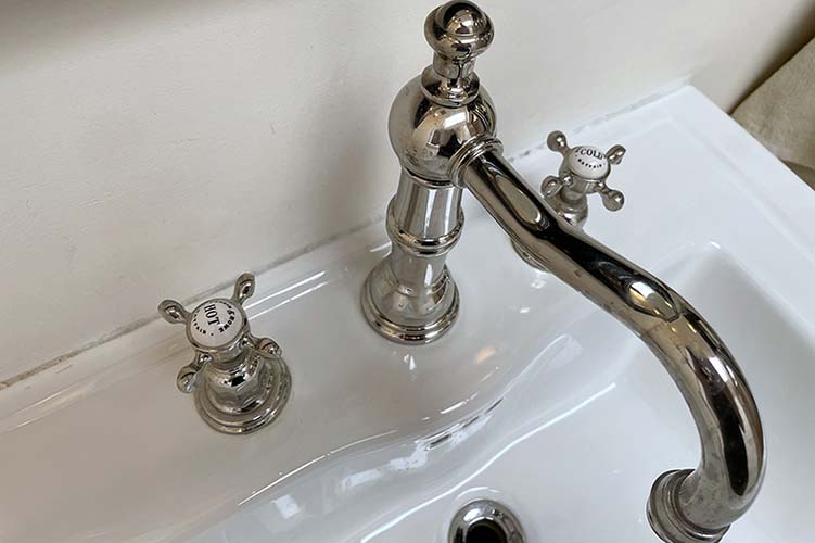 040-Classic Faucets