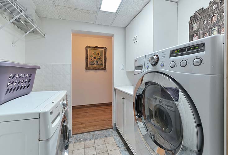 034-Modern Laundry Appliances