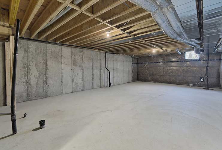 035-Large Windowed Open Basement Ready For Your Custom Rec Room